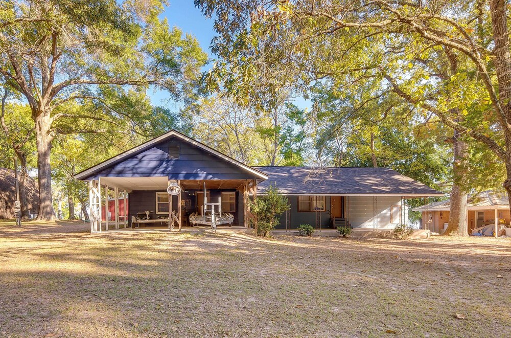 'the Whacky Shack' Family Cabin w/ Fire Pit! view 5