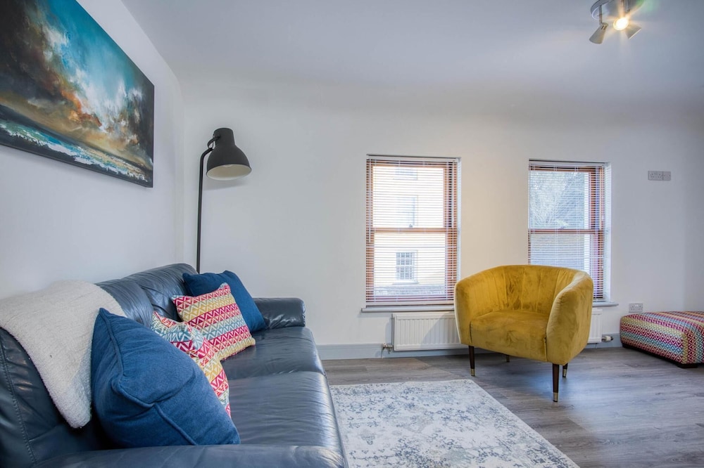 Sandy Steps - 1 Bedroom Apartment - Tenby