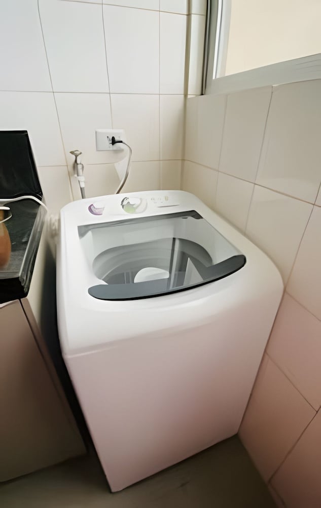 APTO prox Ponte amizade 5 pessoas com AC