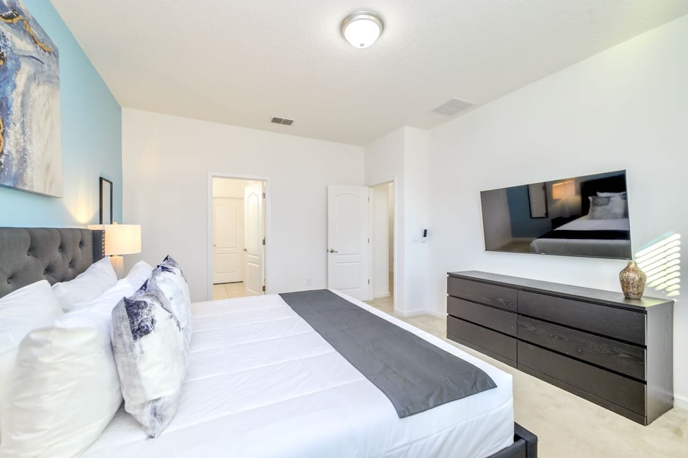Upstay - 19 Guest Home w Pool Games - Near Disney view 5
