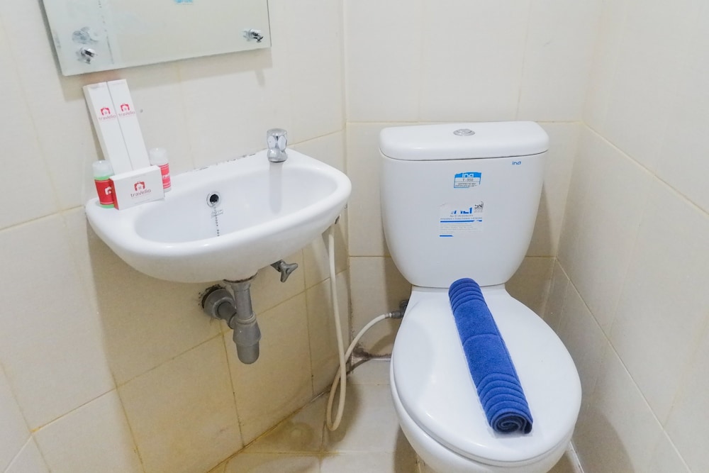 Cozy Studio Apartment at Pavilion Permata view 3