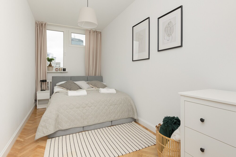 Warszawa Apartment Żelazna by Renters view 5
