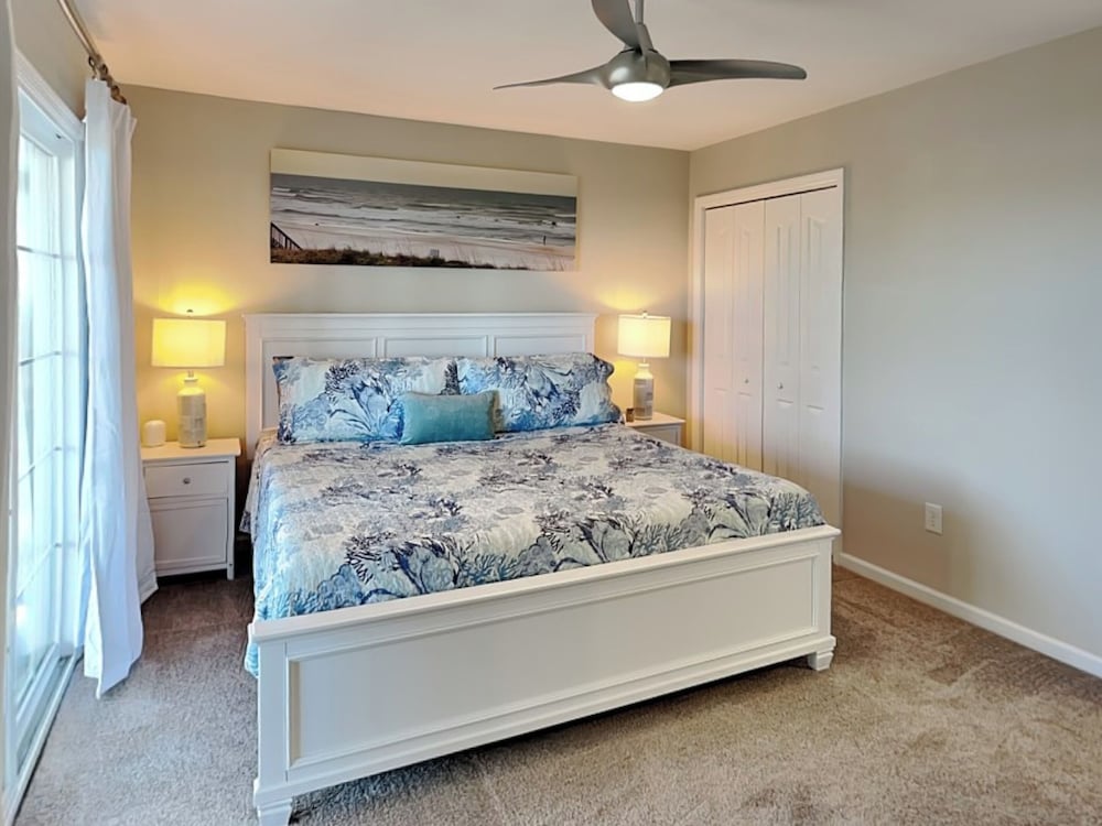 Blue Me A Wave by Topsail Realty