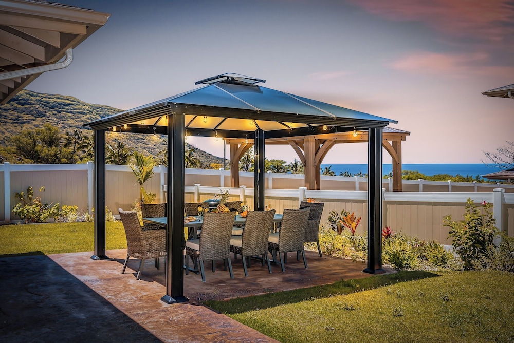 @ML Ocean View, Golf, Gazebo and Bbq, we Have All!