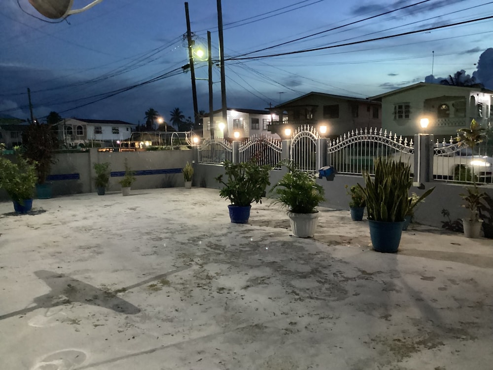 Lania Cottage