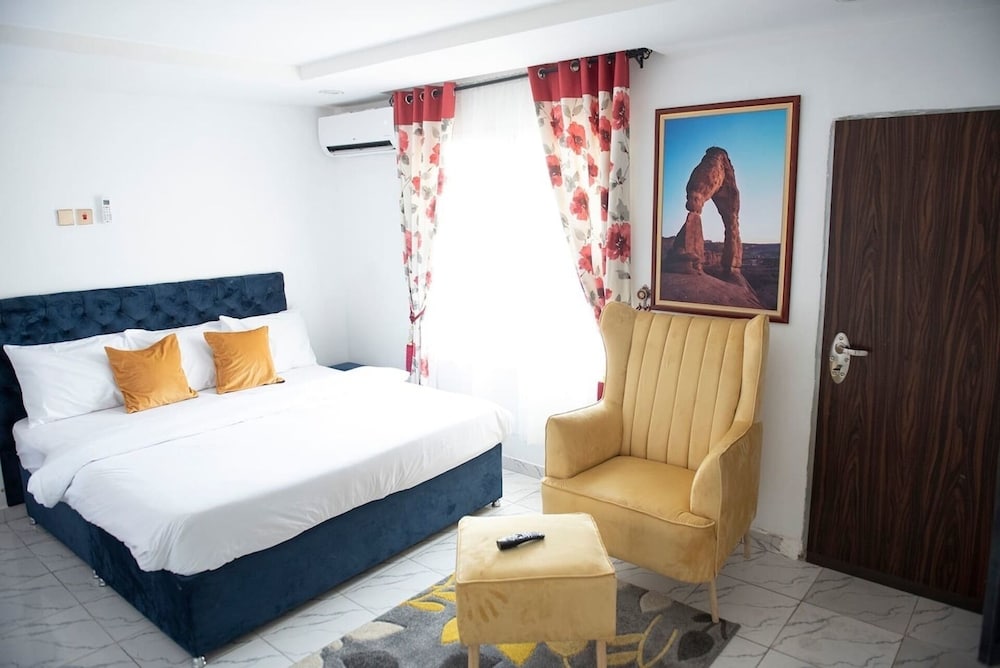 Luxury 3 Bedroom Apartment With Wifi view 3