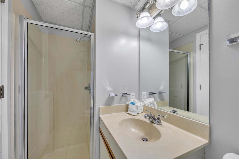 Edgewater Golf Villa 956