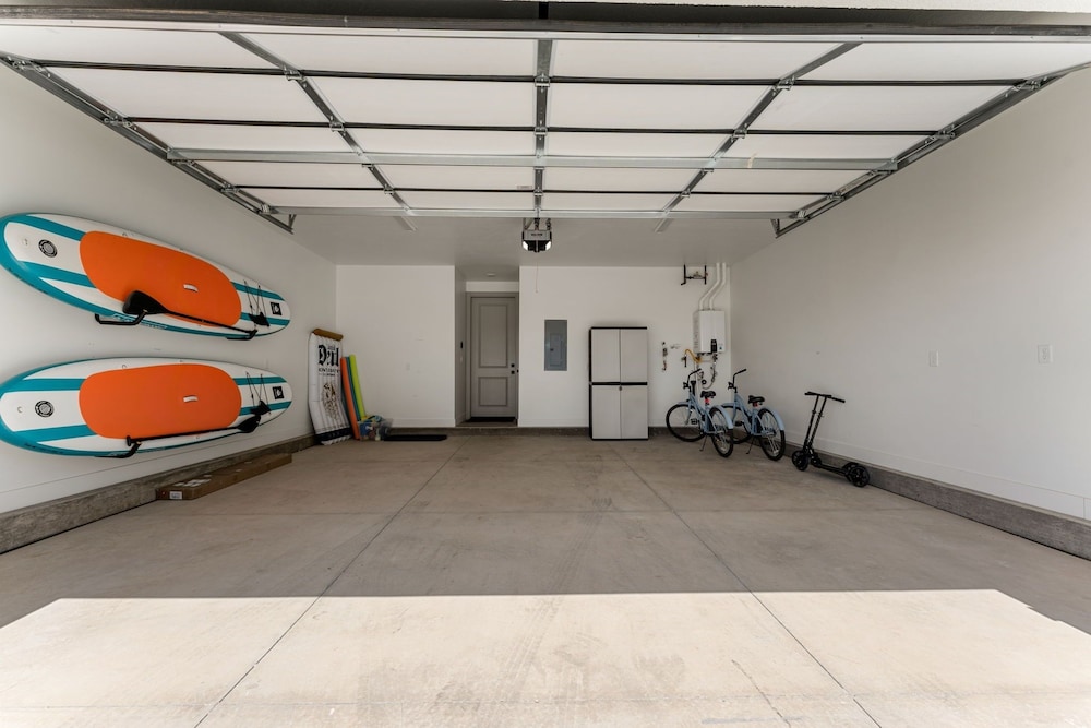 Country Is Cool Again 5 Bedroom Townhouse