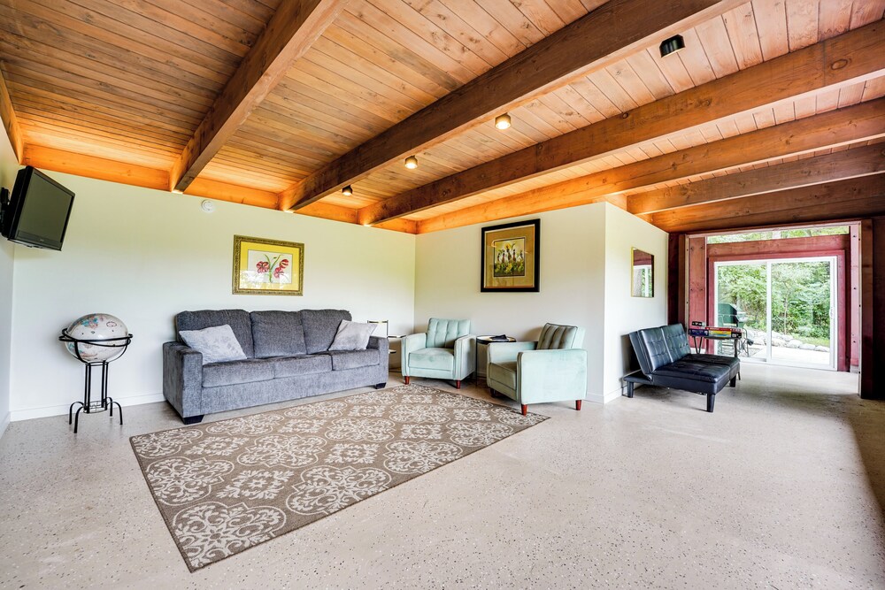 Fire Pits & Grill: Lakefront Jackson Home