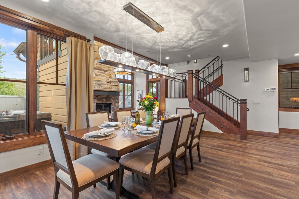 1138 Skiers Heaven! Luxury Home Close To Park City Mountain! Two Hot Tubs & Gorgeous Outdoor Space! 6 Bedroom Home by RedAwning view 3