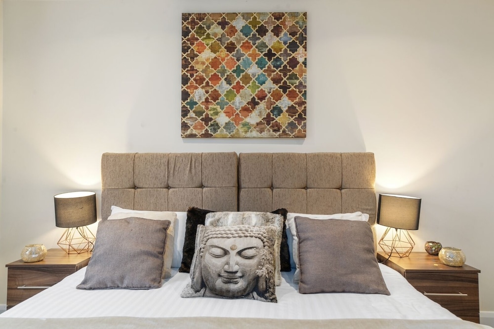 Heathrow Living Serviced Apartments by Ferndale