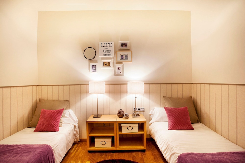 Viladomat Eixample Apartment