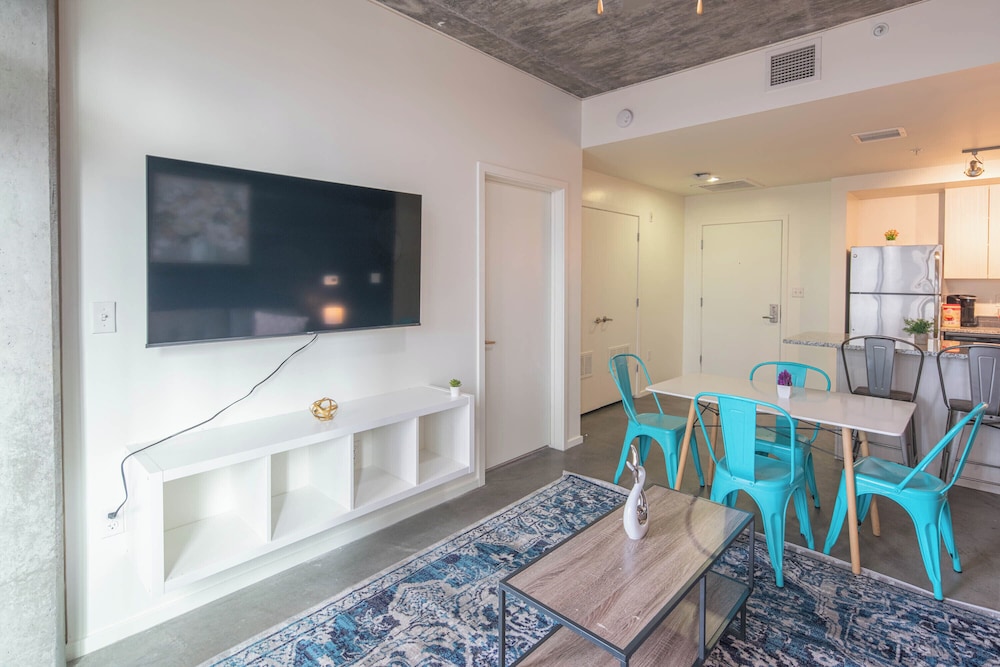 ROVE LIVING/KL - Roosevelt Point