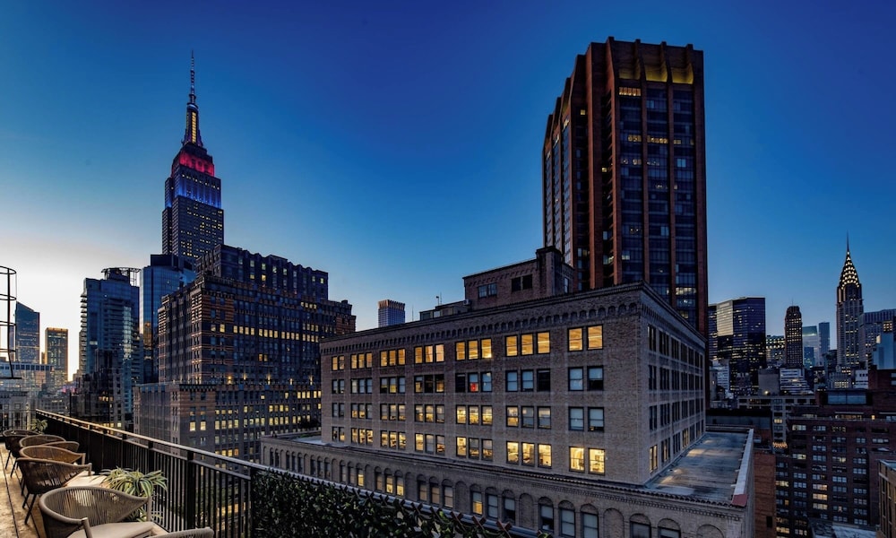 Elegant Residence at Marmara Park Avenue