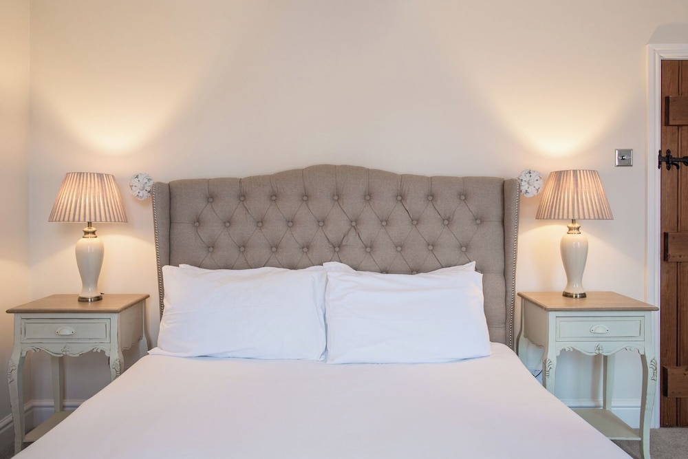 Charming 2 BD House in Tewkesbury Centre