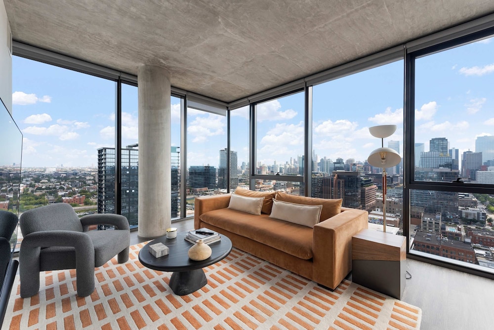 Cloud9 6 apt for 30ppl Fulton Market The Nouveau