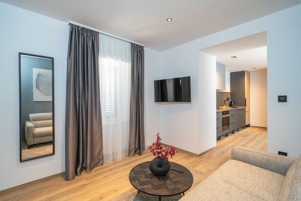 Apartments Villa Royale