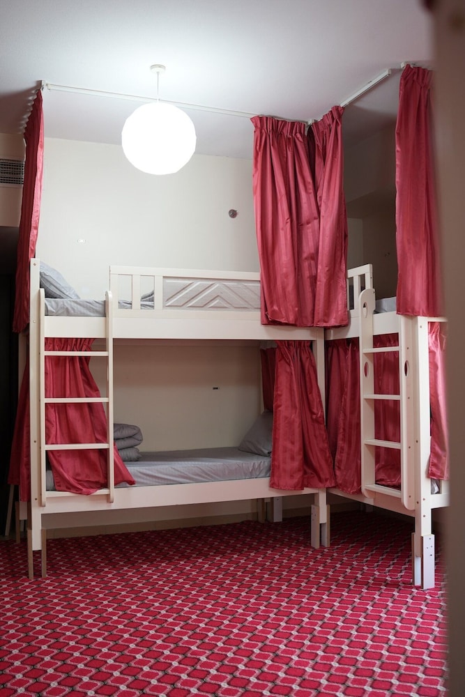 Free Gym and Pool Near to Beach Bunk Bed