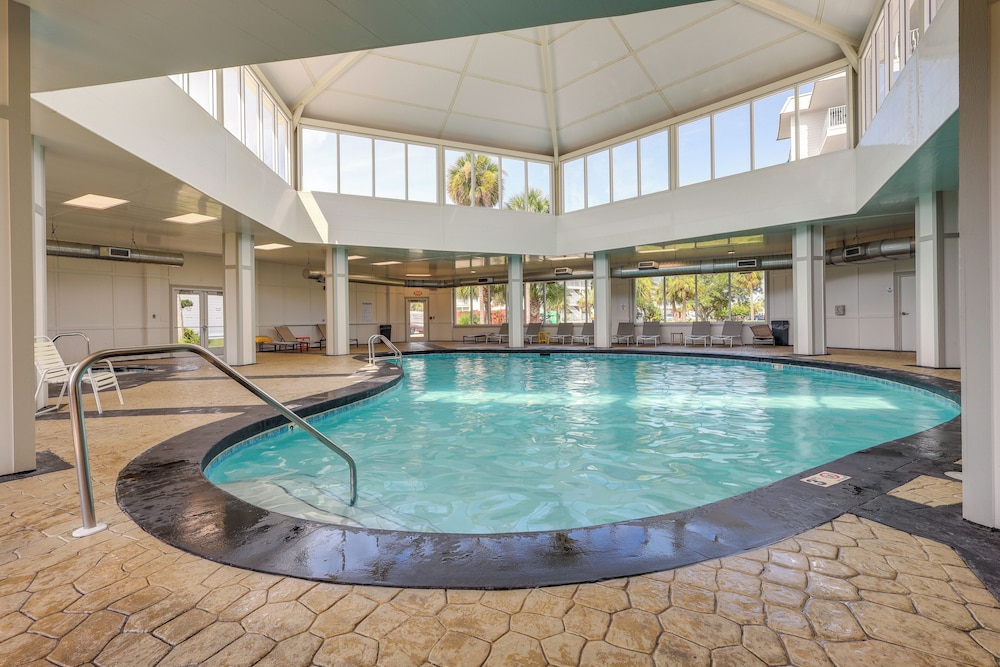 Beachfront Abode w/ Pool Access in Gulf Shores!