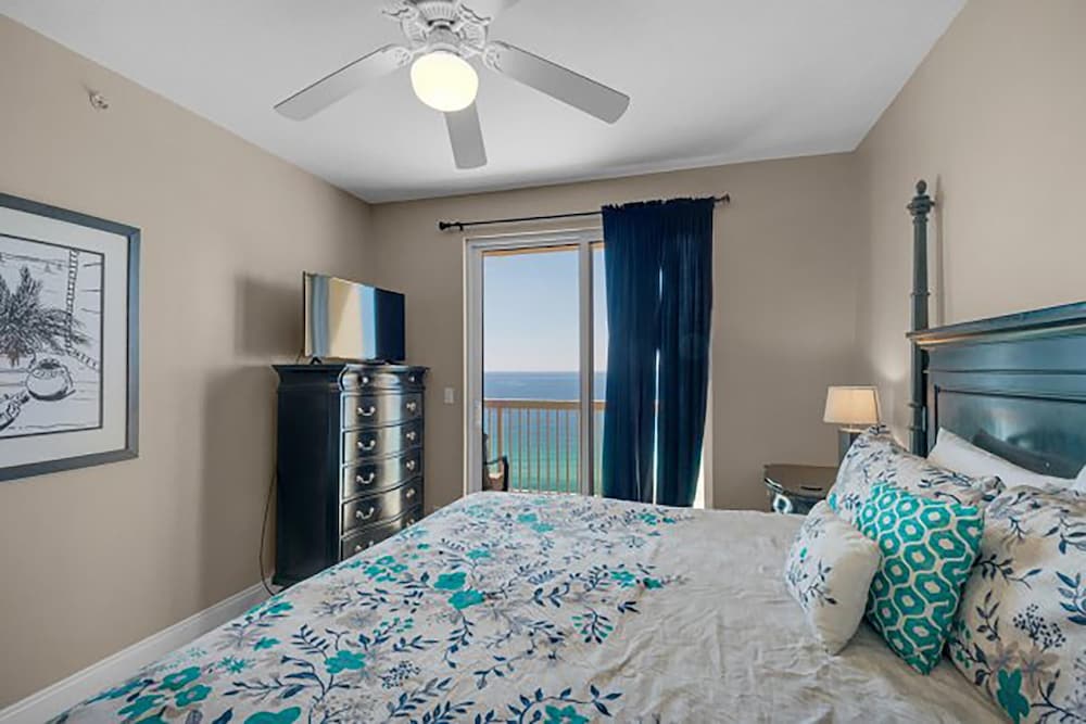 Calypso 2-2108 West