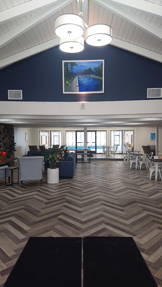 Cadillac Vacations - Lake Cadillac Resort - Property Image 1