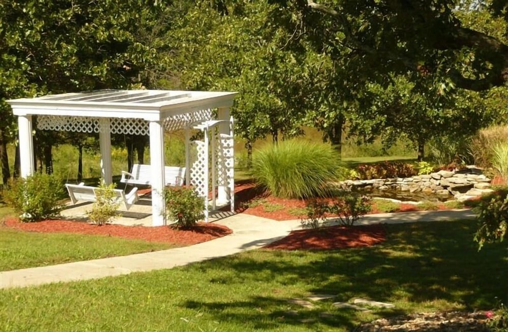Lafayette Grand Manor