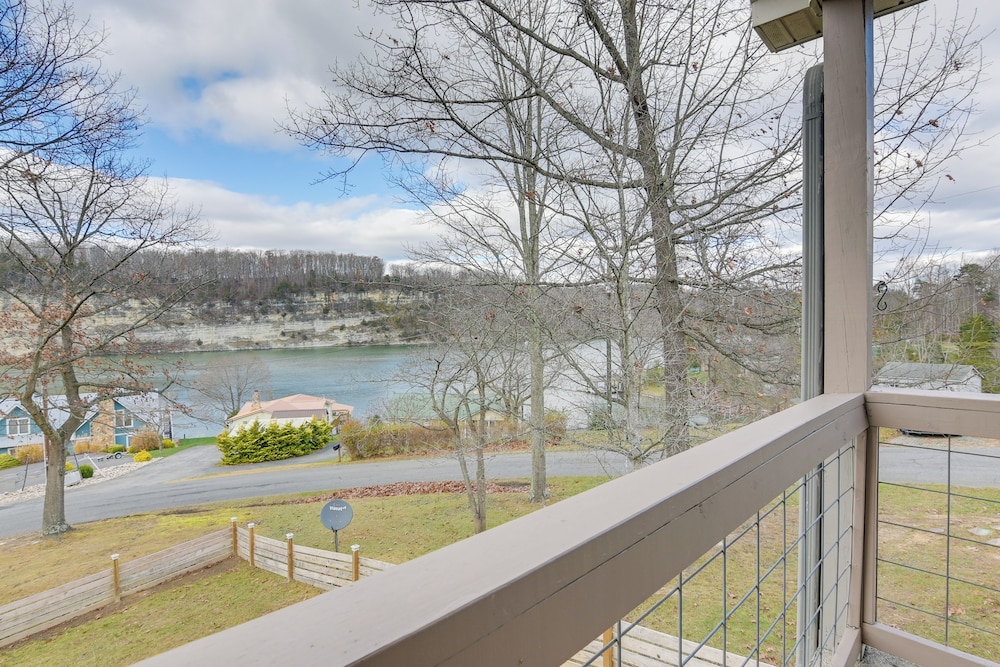 Apt w/ Lake Views - Day Trip to Virginia Tech!