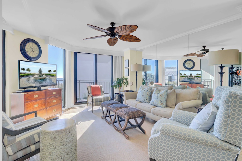 Oceanfront w/ Pool + Beach Access & Balcony View 312 B Shipwatch by Avantstay