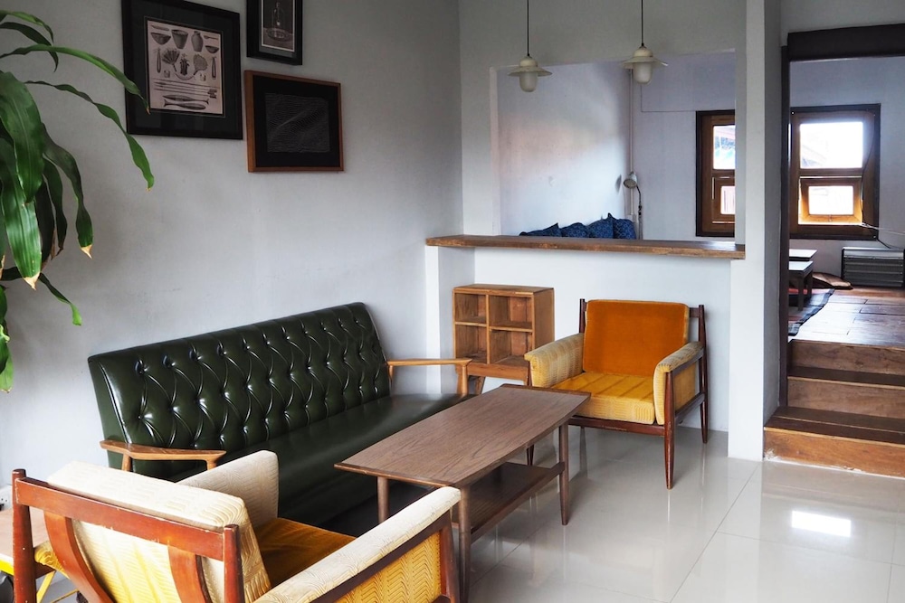 Nanan House Hostel