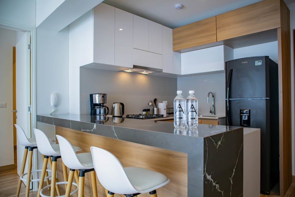 Majestic 2BR With Modern Pool in Miraflores