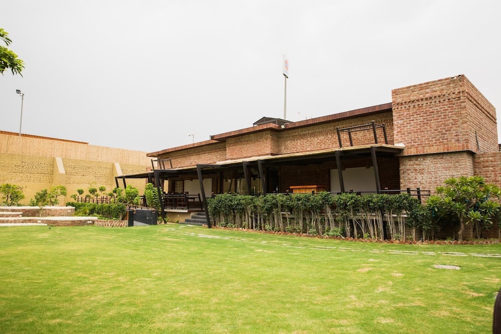 Aravali Resorts
