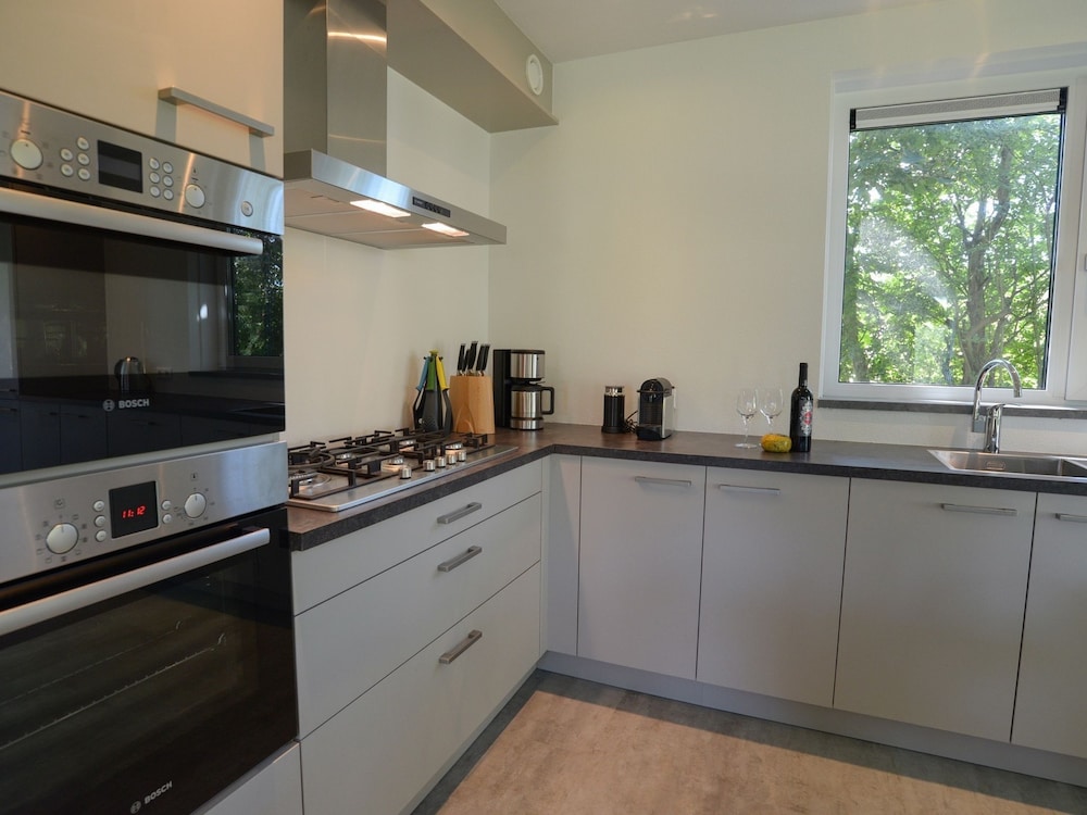 Peaceful Villa in De Koog near Sea view 4