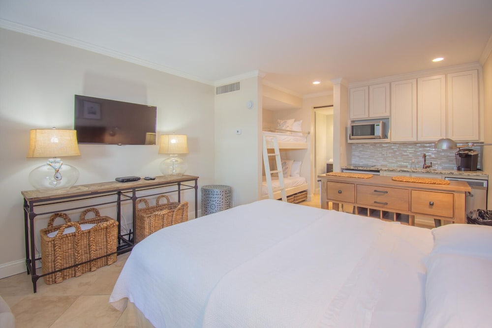 511 Sunsuite view 4