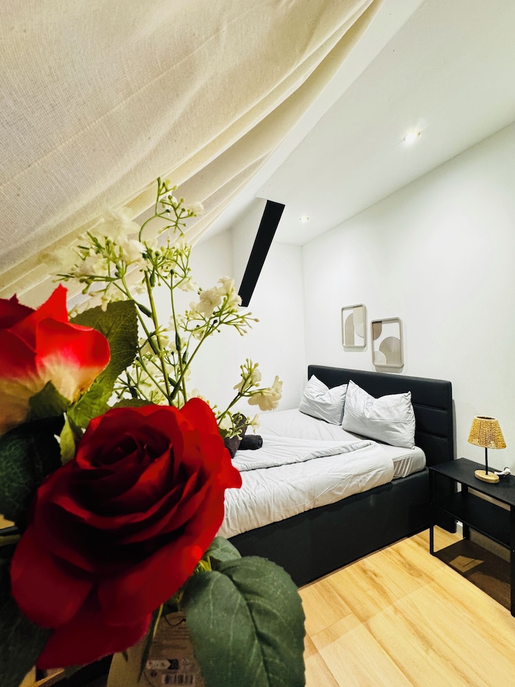 Comfortable Budget Room near Liesing