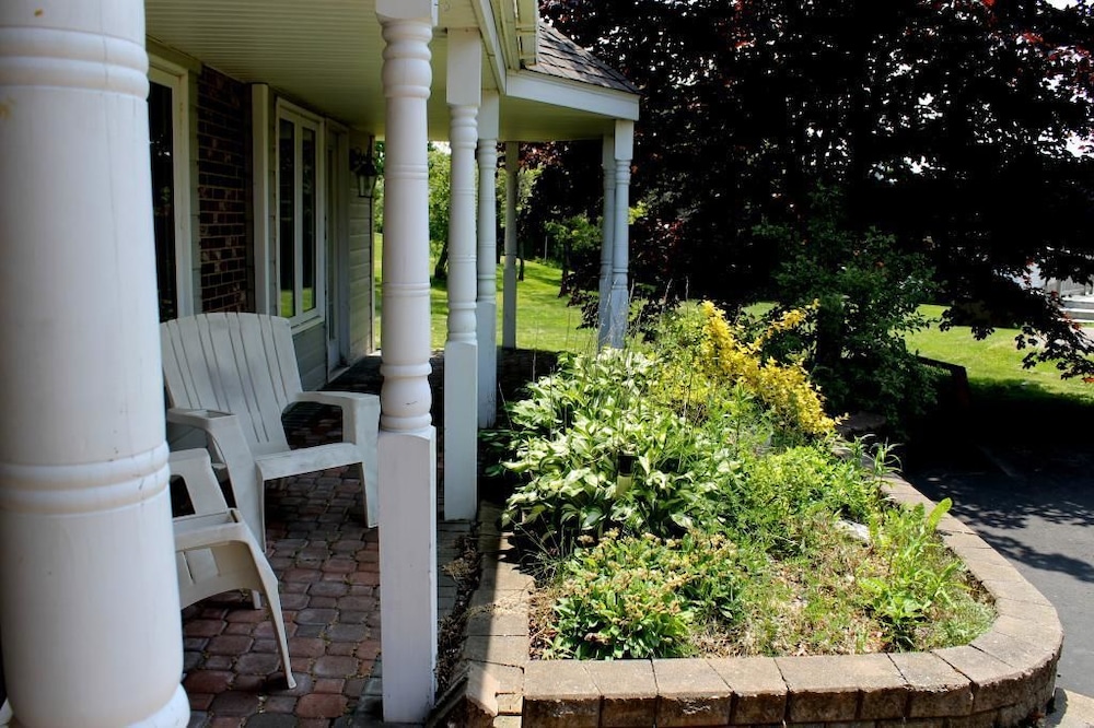 Mackenzie House B&B by Elevate Rooms