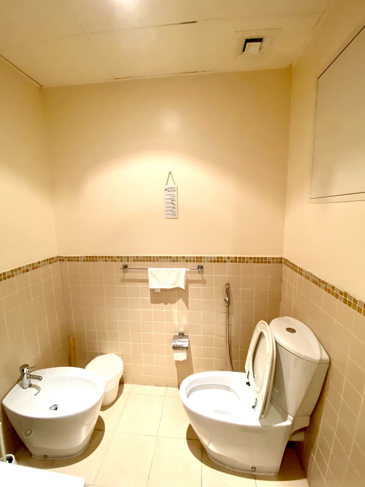 Bombay Backpackers DXB - Adults Only