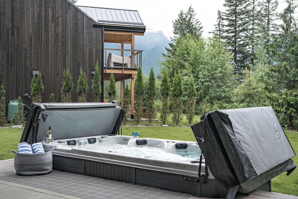 Camozzi Chalet by Revelstoke Vacations