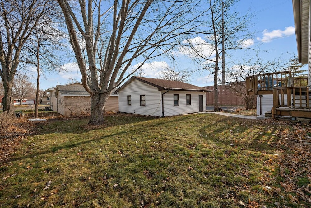 Elm Creek Retreat 4Bd in Maple Grove view 2