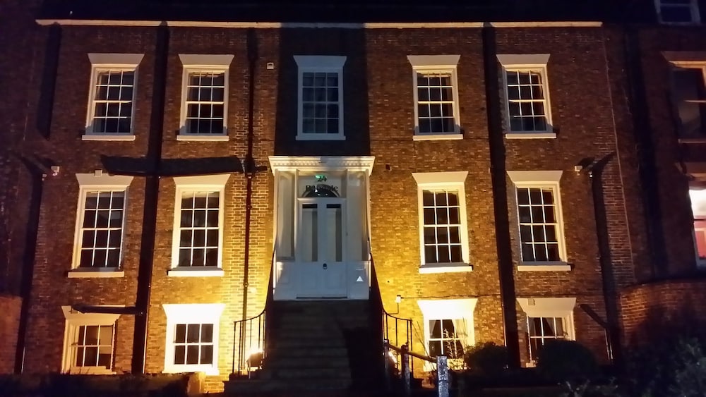 Hotel White Linen Whitby, Room Only - Image 1