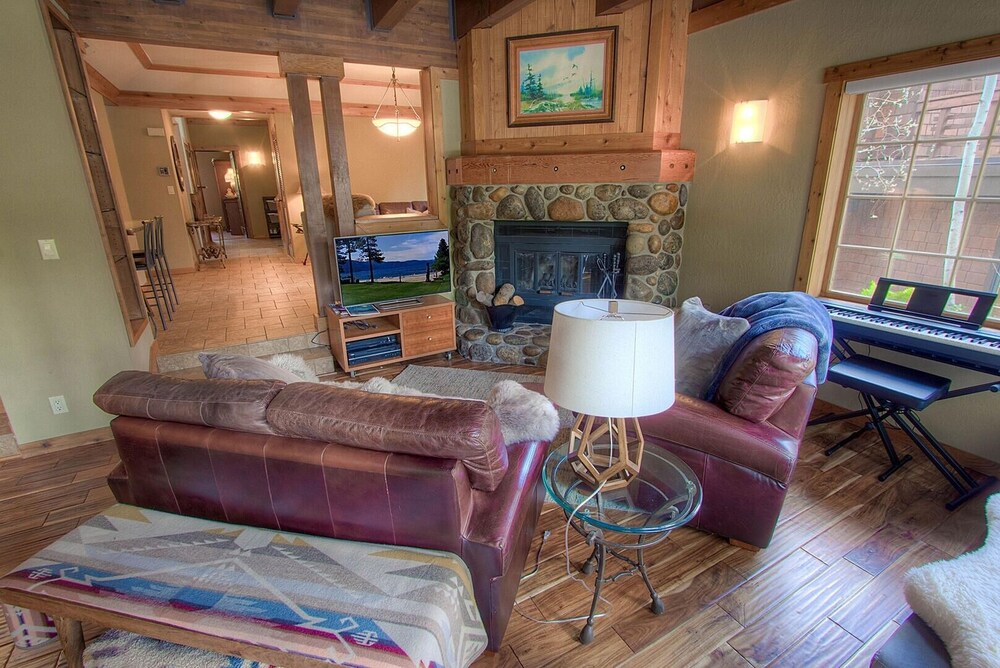 Lake Tahoe Vacations - Third Creek Comfort 2 Bedroom Townhouse by RedAwning - Property Image 23