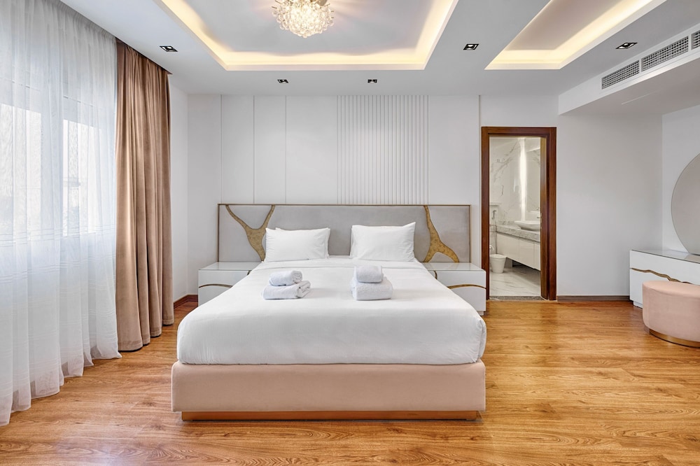Vesta - Luxury Villa - 3BR - CFC I
