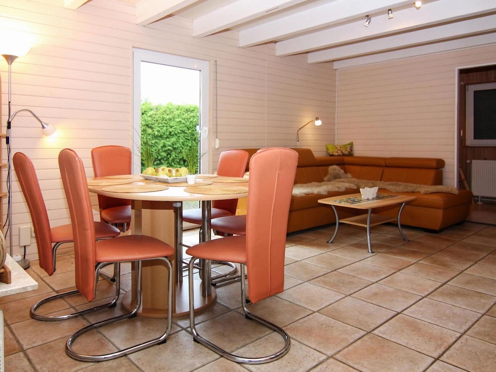 Bungalow in Warwerort Near Wadden Sea Park