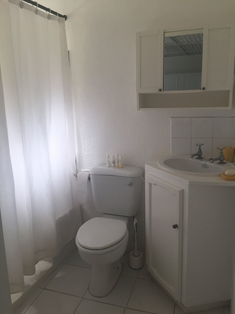 Barbados Chi Guest House