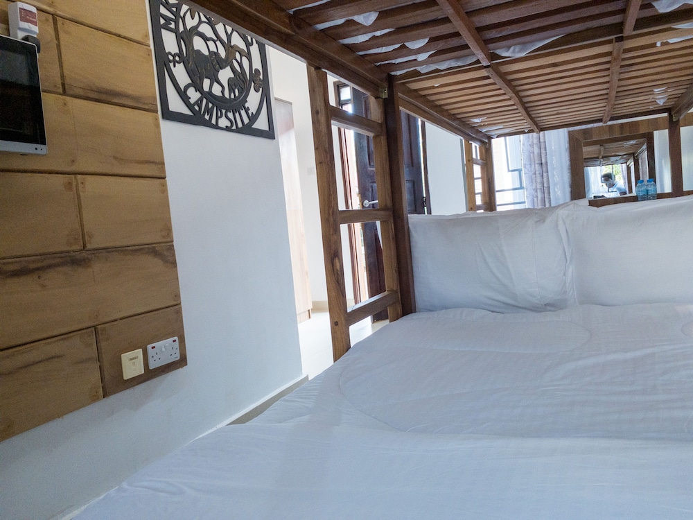 Mkomazi Hotels and Campsite view 4