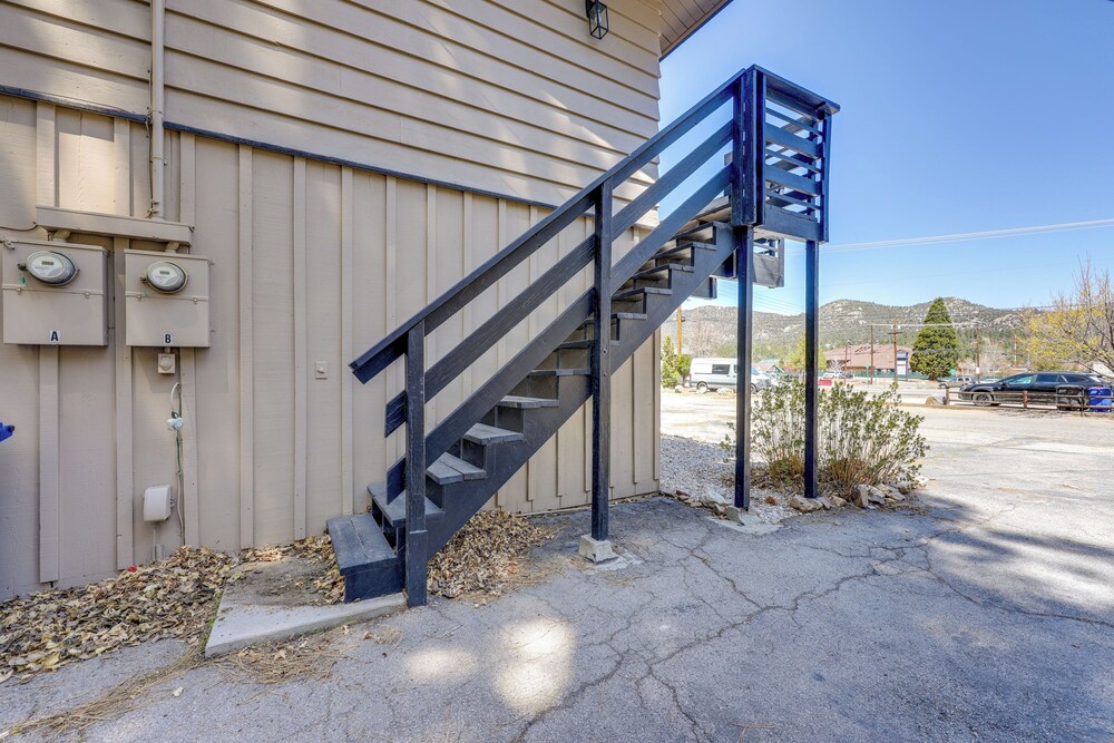 Close to Skiing & Lake: Big Bear Mountain Getaway