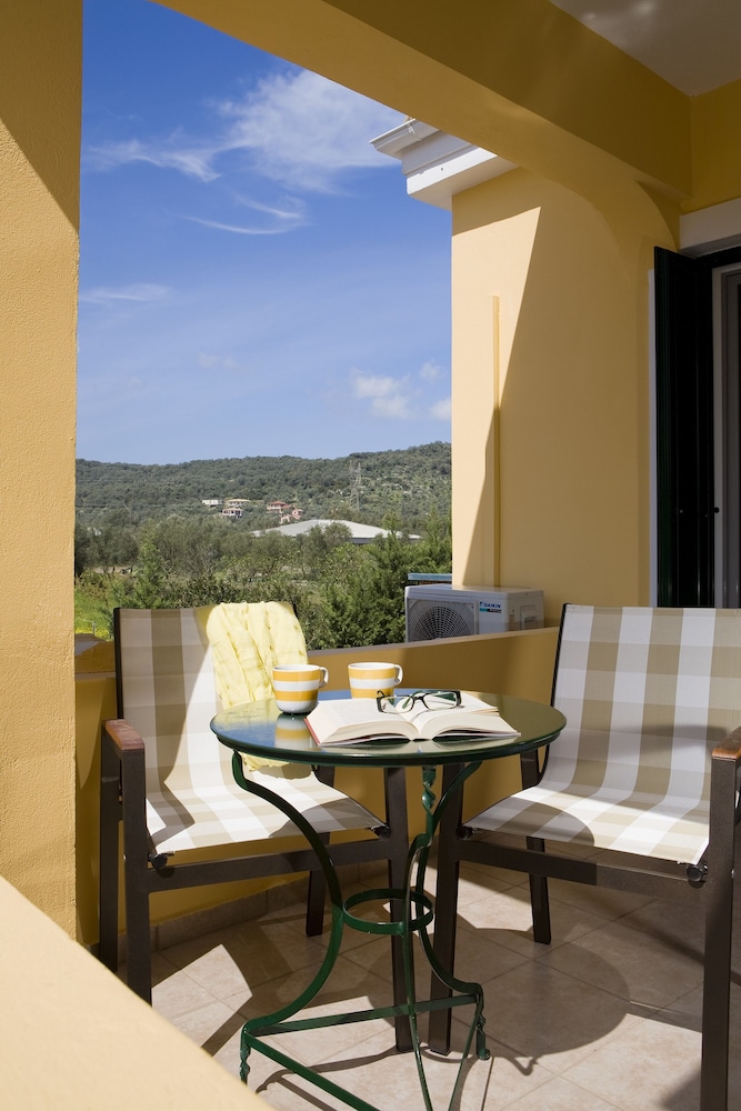 Anthemis Luxury Villas