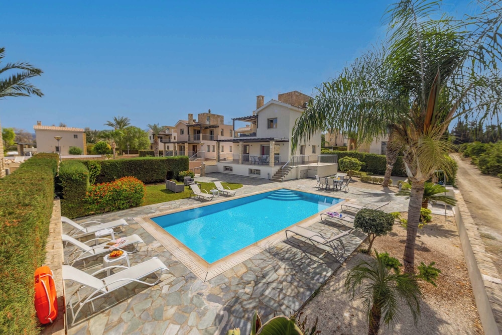 Villa Prosperity