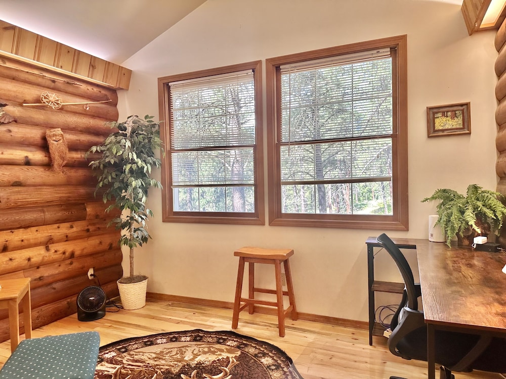 Blue Pine Forest Lodge 3 Bedroom Cabin