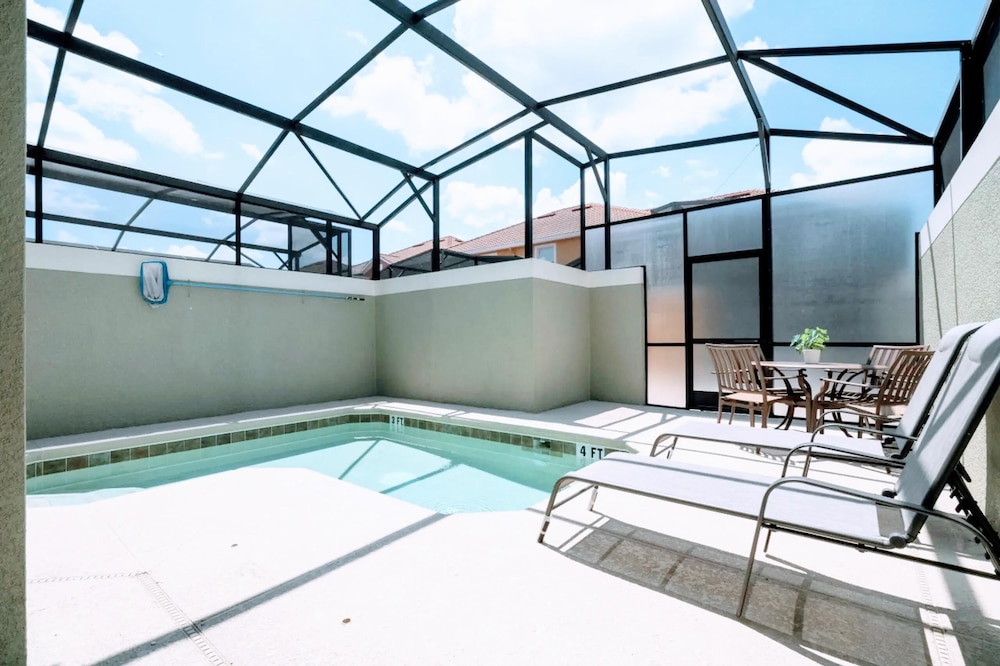 Paradise Palms Resort, Just Minutes From Disney!!!!
