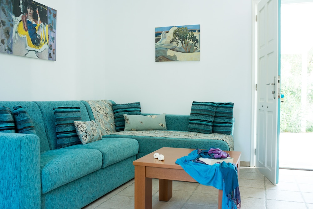 Mouras Resort - Luxury Maisonette Villas
